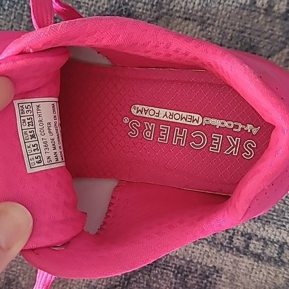 Skechers Air Cooled Memory Foam - Picture 2 of 5